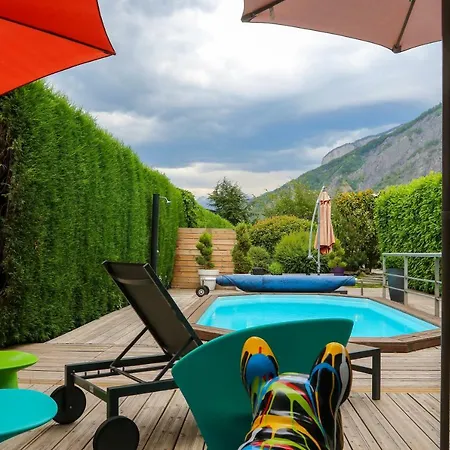 D'hotes Chez Dom Bed & Breakfast 3*